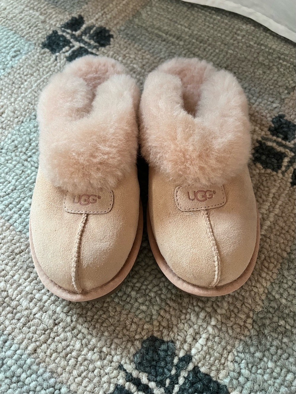 New Women’s Light Pink UGG Coquette Slippers